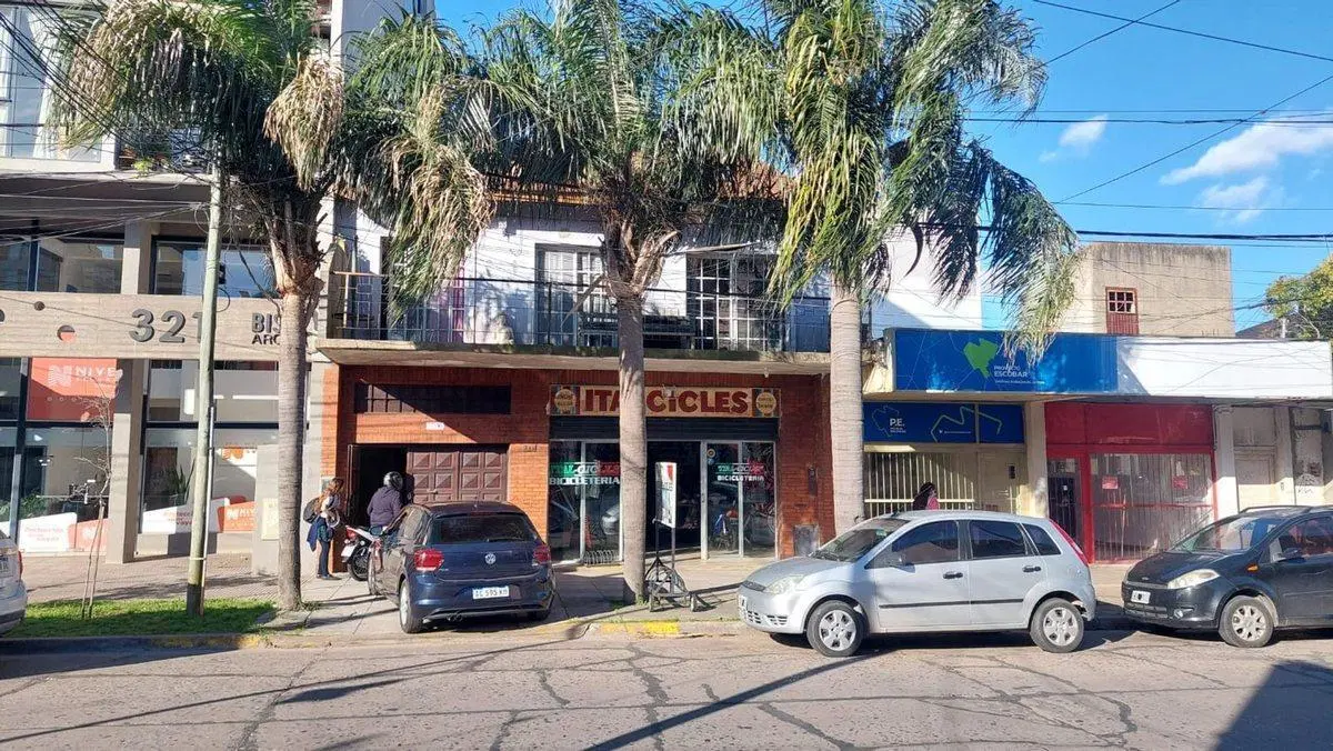 VENTA/PERMUTA LOTE COMERCIAL ESCOBAR CENTRO 5