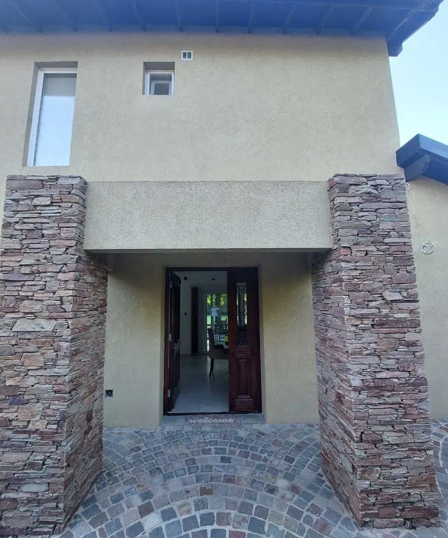 VENTA O PERMUTA CASA CON PILETA PILAR LA LONJA 2