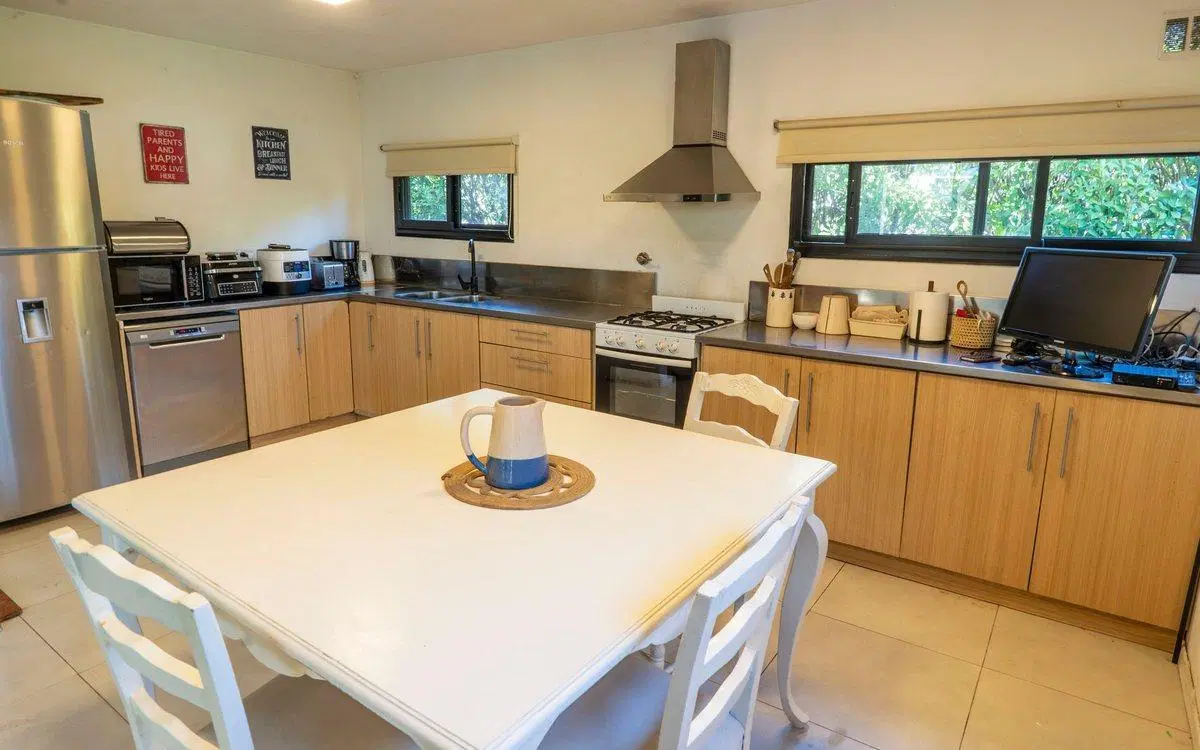 VENTA CASA 5amb B. SAN ISIDRO LABRADOR,DIQUE LUJAN 2