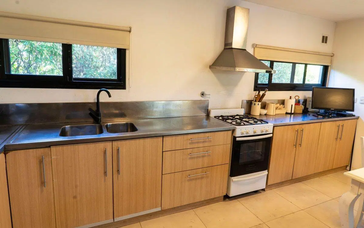 VENTA CASA 5amb B. SAN ISIDRO LABRADOR,DIQUE LUJAN 3