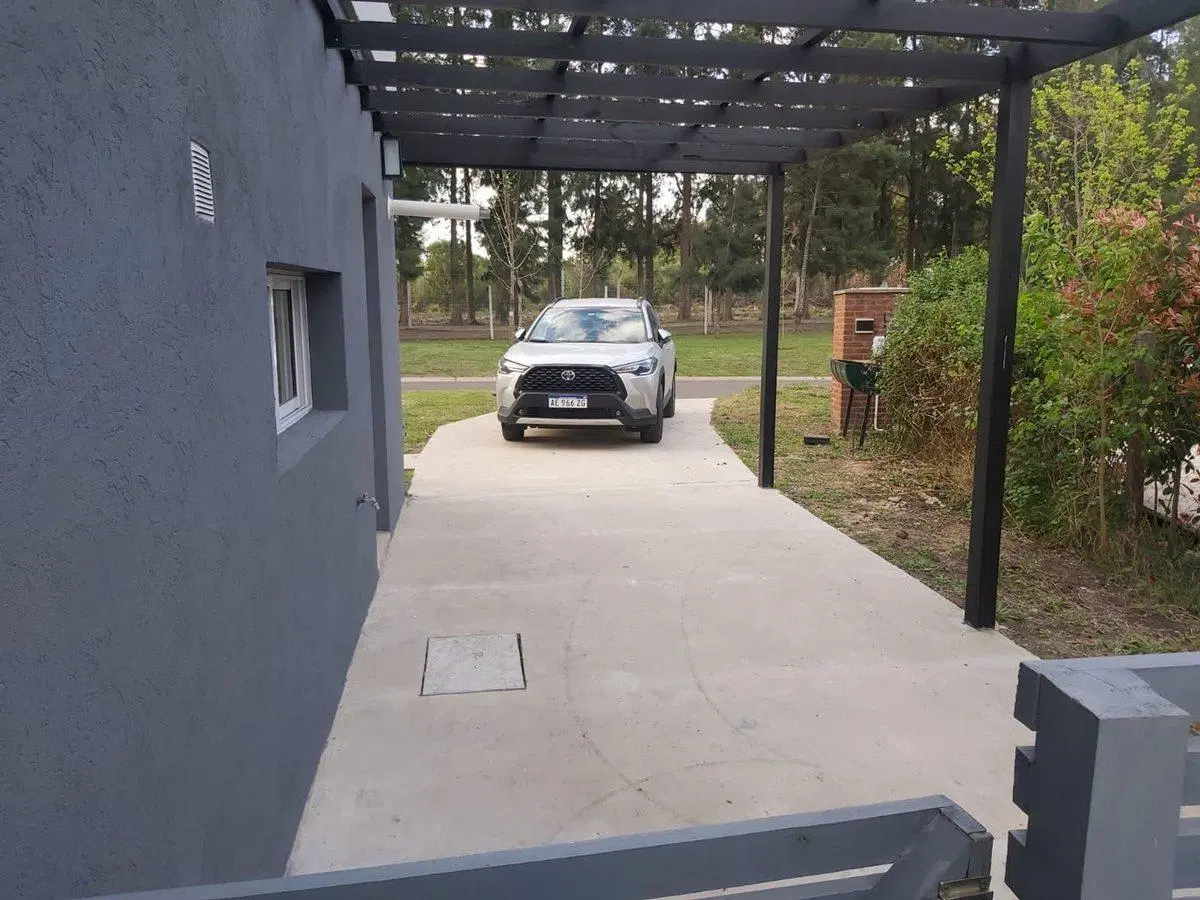 VENTA CASA 5 AMB DOBLE COCHERA PILAR DEL ESTE 2