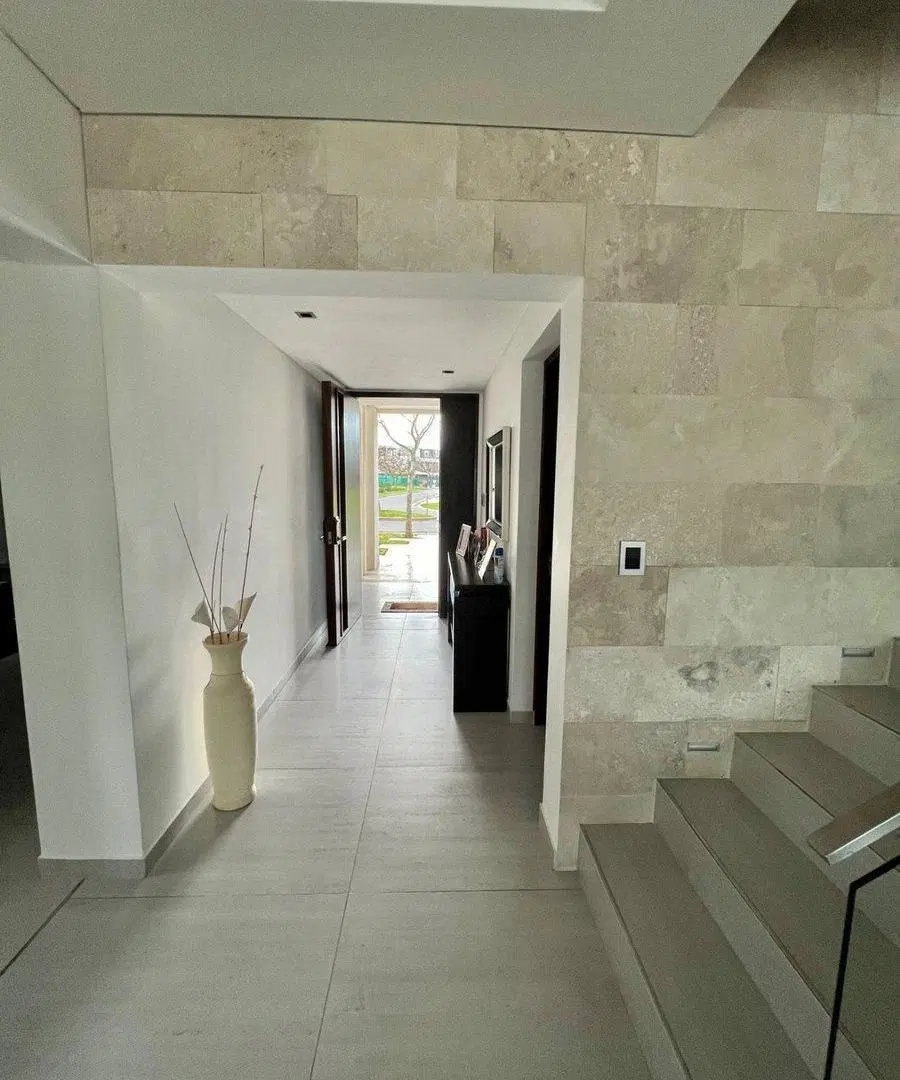 Venta casa al lago barrio El Golf, Nordelta 5