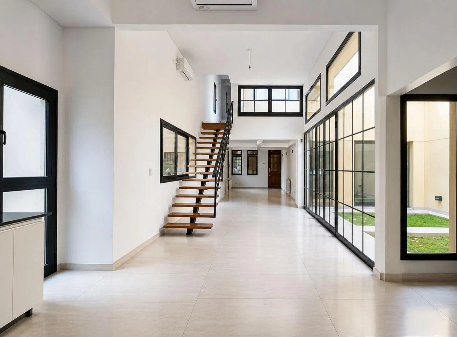 CASA 6 AMBIENTES EN MARTÍNEZ A ESTRENAR 3