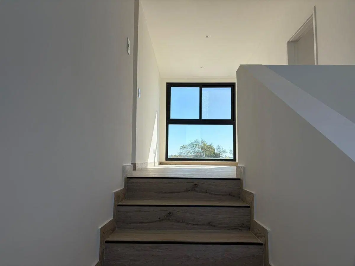 Moderna casa en  El Cantón, con vista al Golf 8