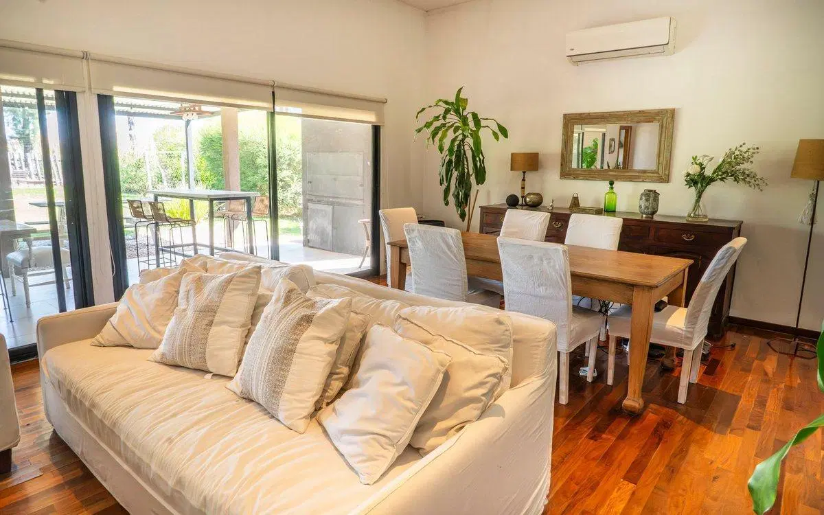 VENTA CASA 5amb B. SAN ISIDRO LABRADOR,DIQUE LUJAN 8