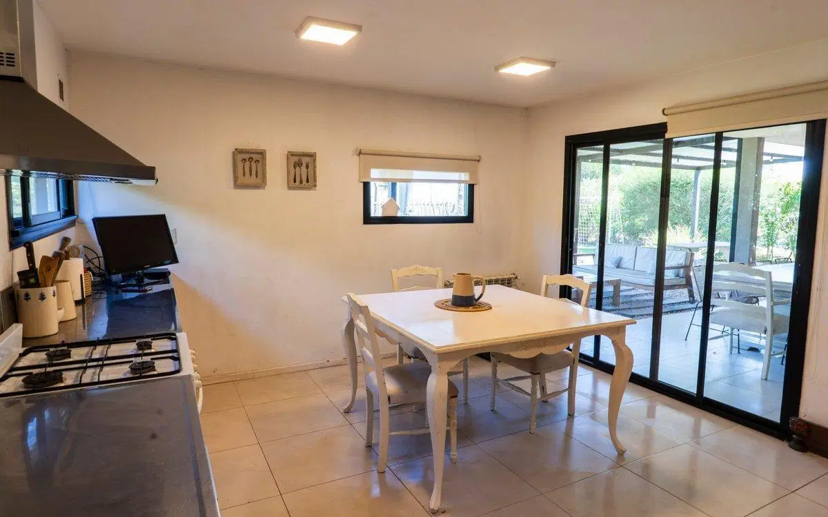 VENTA CASA 5amb B. SAN ISIDRO LABRADOR,DIQUE LUJAN 4
