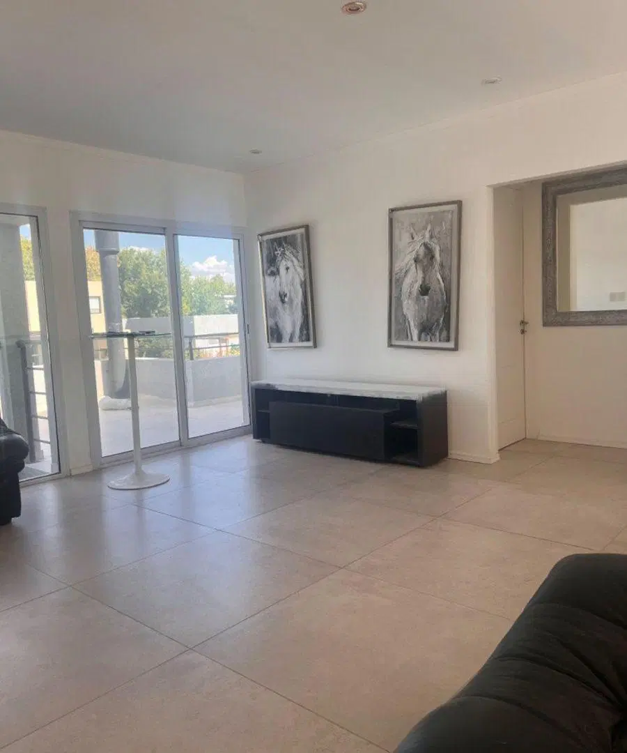 CASA EN VENTA 6 AMBIENTES STA GUADALUPE PILAR DEL 8