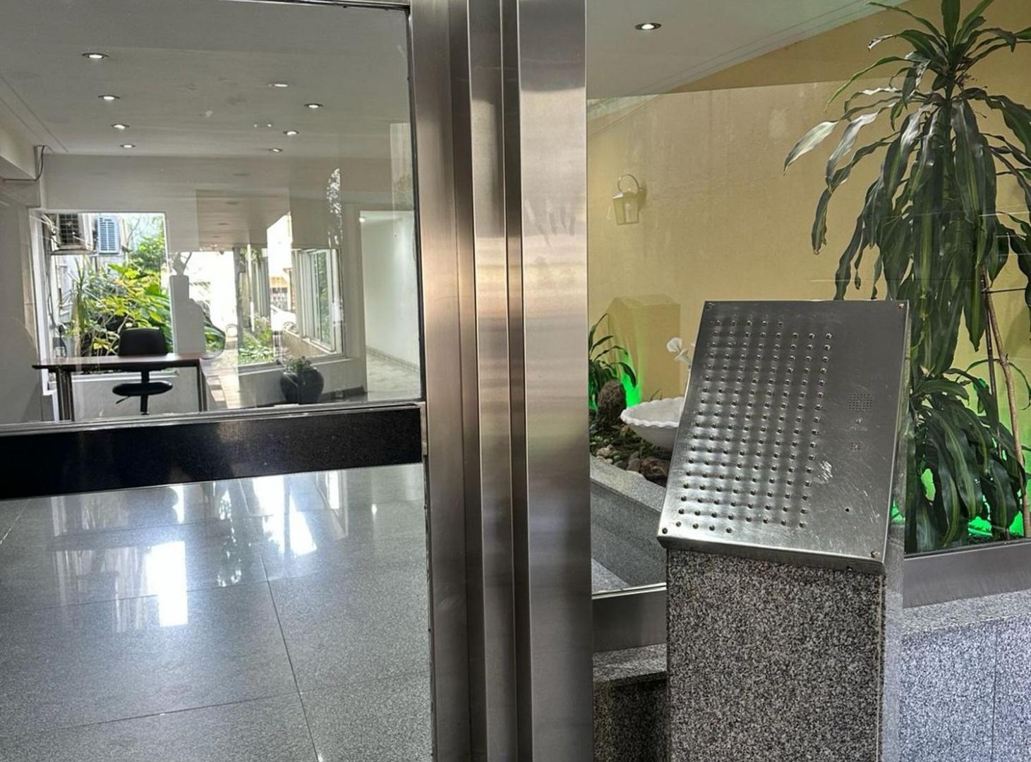 Foto de VENTA DEPARTAMENTO 4 AMBIENTES EN V LURO/FLORESTA, imagen 2