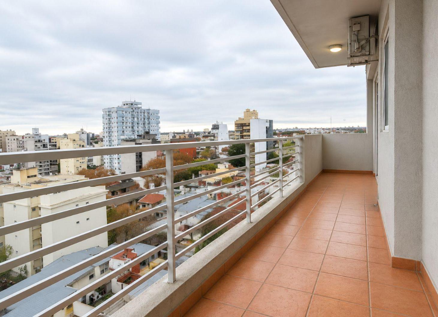 Foto de VENTA DEPTO 2 AMB DE 60 M2 CON BALCÓN CORRIDO, imagen 1