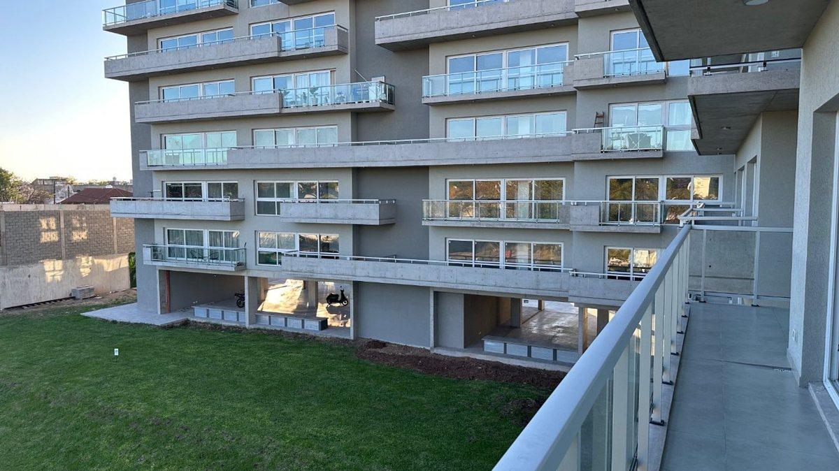 Foto de VENTA MONOAMBIENTE BALCON COCHERA MARTELLI PERMUTA, imagen 1