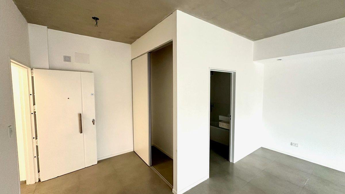 Foto de VENTA MONOAMBIENTE BALCON COCHERA MARTELLI PERMUTA, imagen 3
