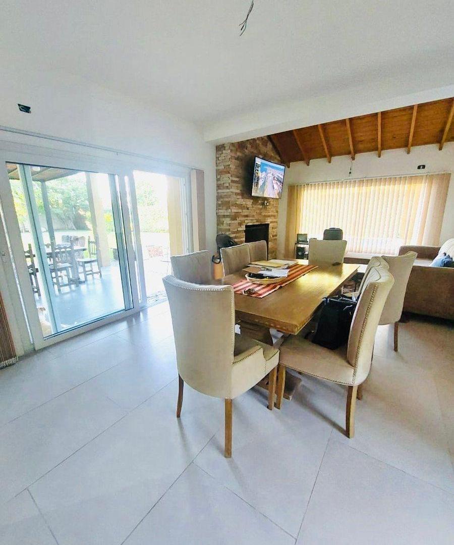 Foto de VENTA O PERMUTA CASA CON PILETA PILAR LA LONJA, imagen 4