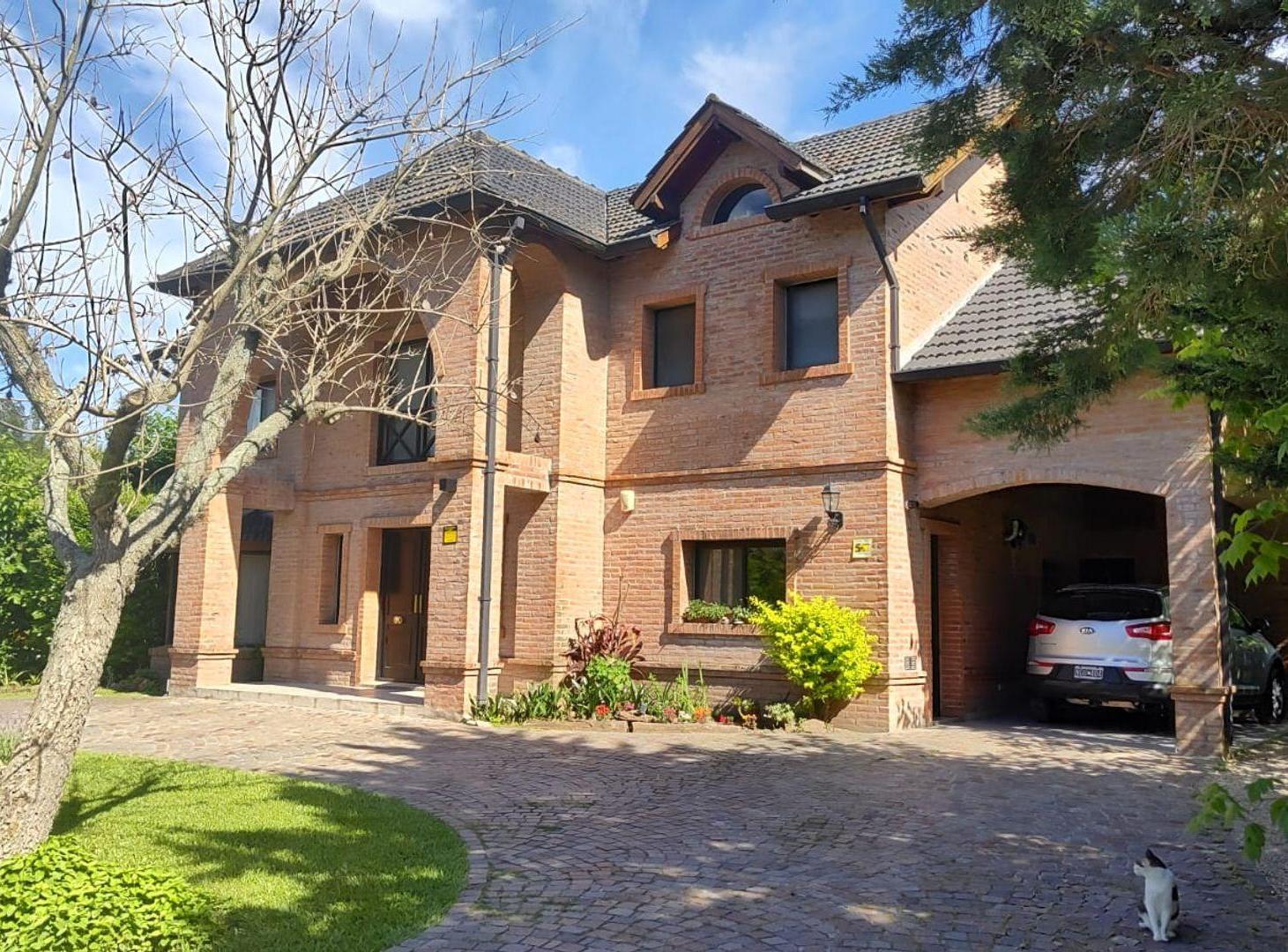 Foto de CASA VENTA 6 AMB/PIL/JACUZZY B LA CELINA MASCHWITZ, imagen 1