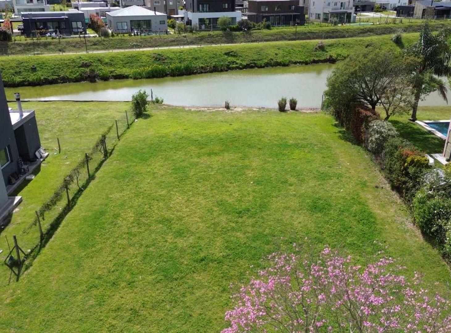 Foto de Lote Canton Golf, orientacion norte, costa lago, imagen 2