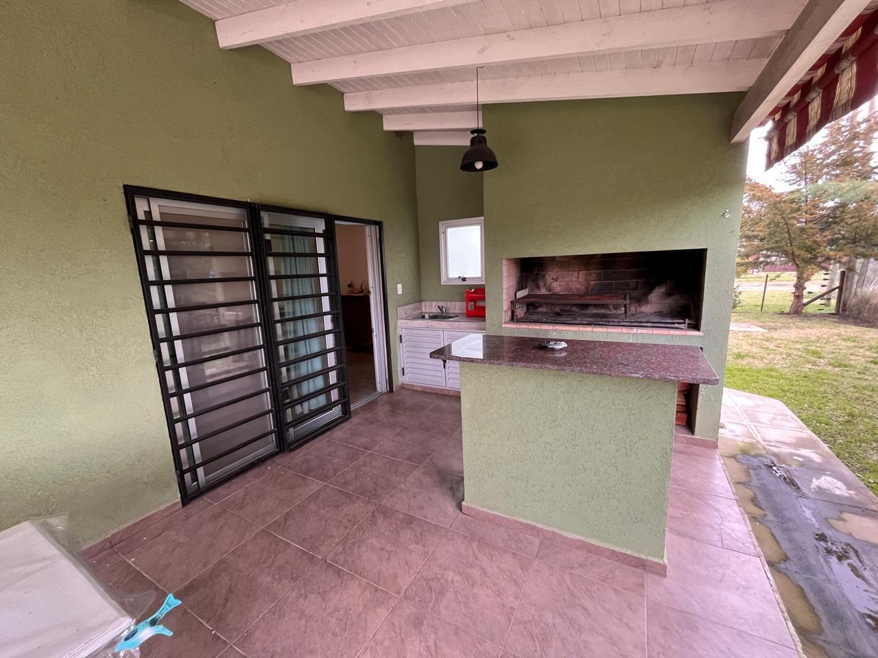Foto de CASA EN VENTA EN LOMAS ALTAS | 800 M², PILETA Y EXCELENTE CALIDAD, imagen 4