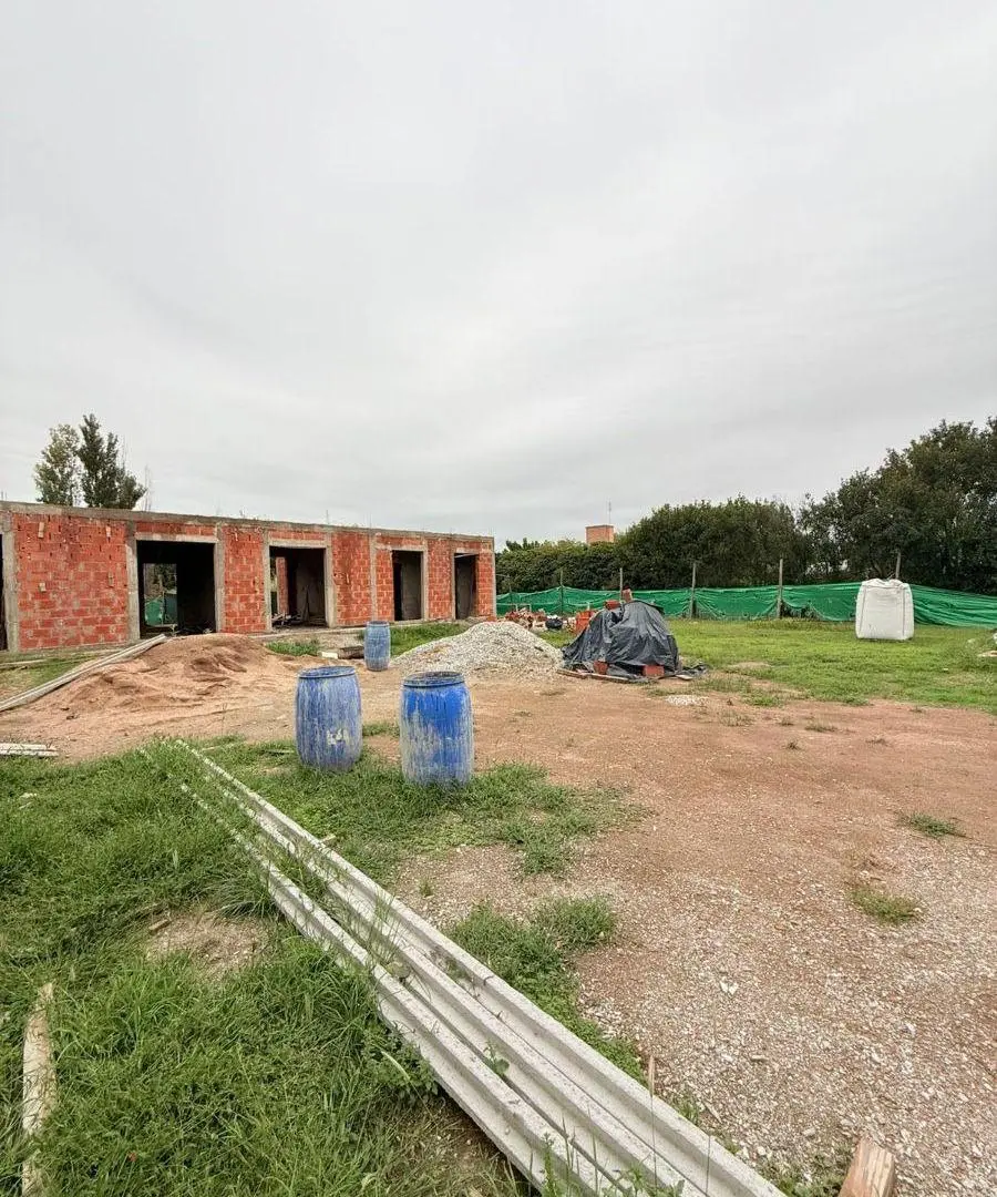 VENDO CASA EN OBRA EN CAMPIÑAS DEL SUR- BARRIO CERRADO- ESCRITURA- ENTREGA Y FINANCIACION 2