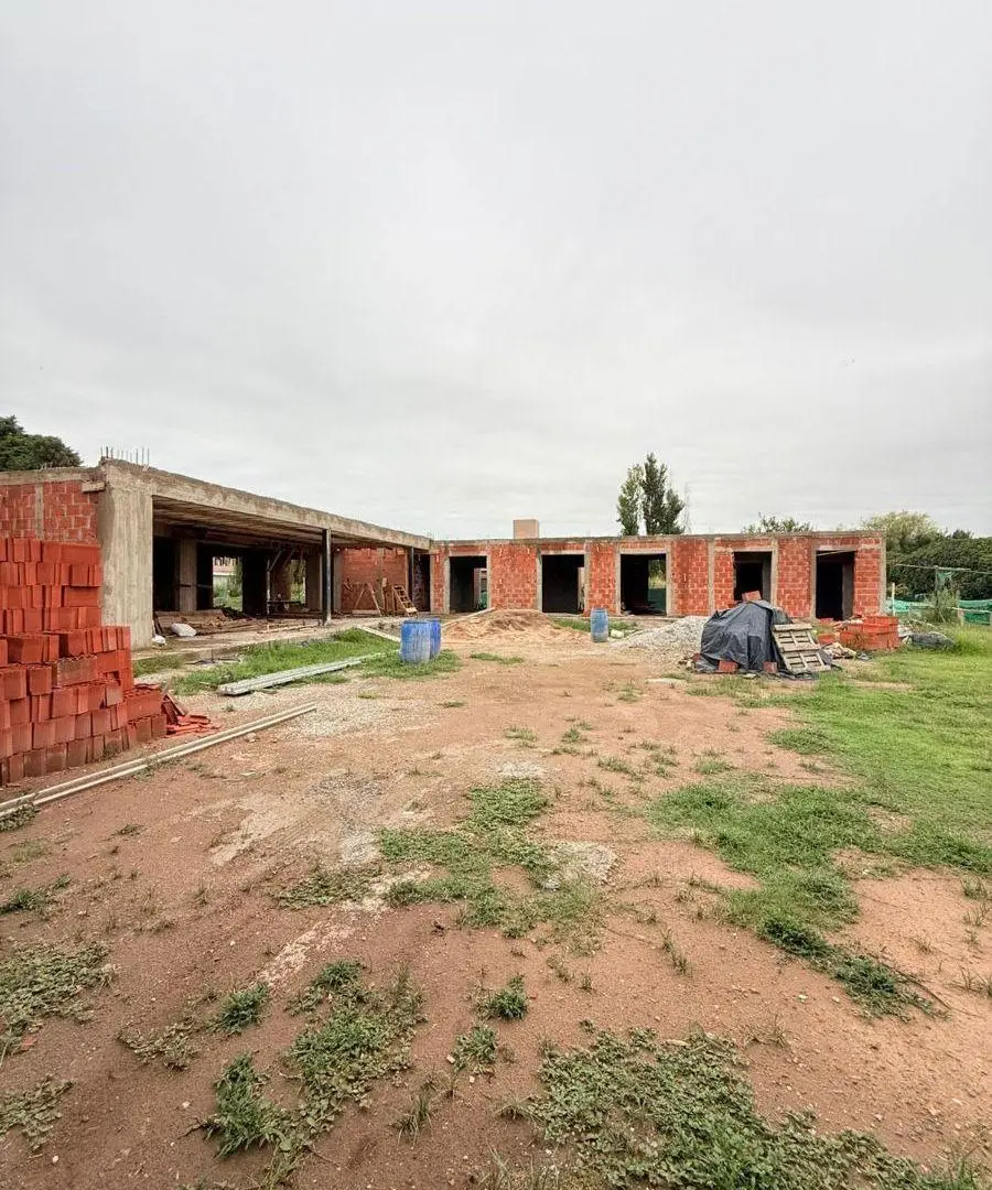 VENDO CASA EN OBRA EN CAMPIÑAS DEL SUR- BARRIO CERRADO- ESCRITURA- ENTREGA Y FINANCIACION 3