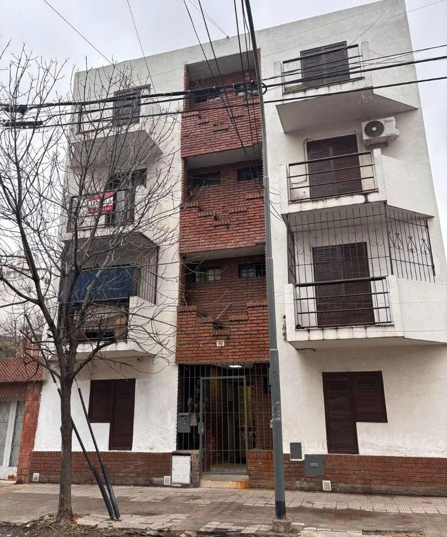 ALQUILO MONOAMBIENTE EN MONTEVIDEO 772 4