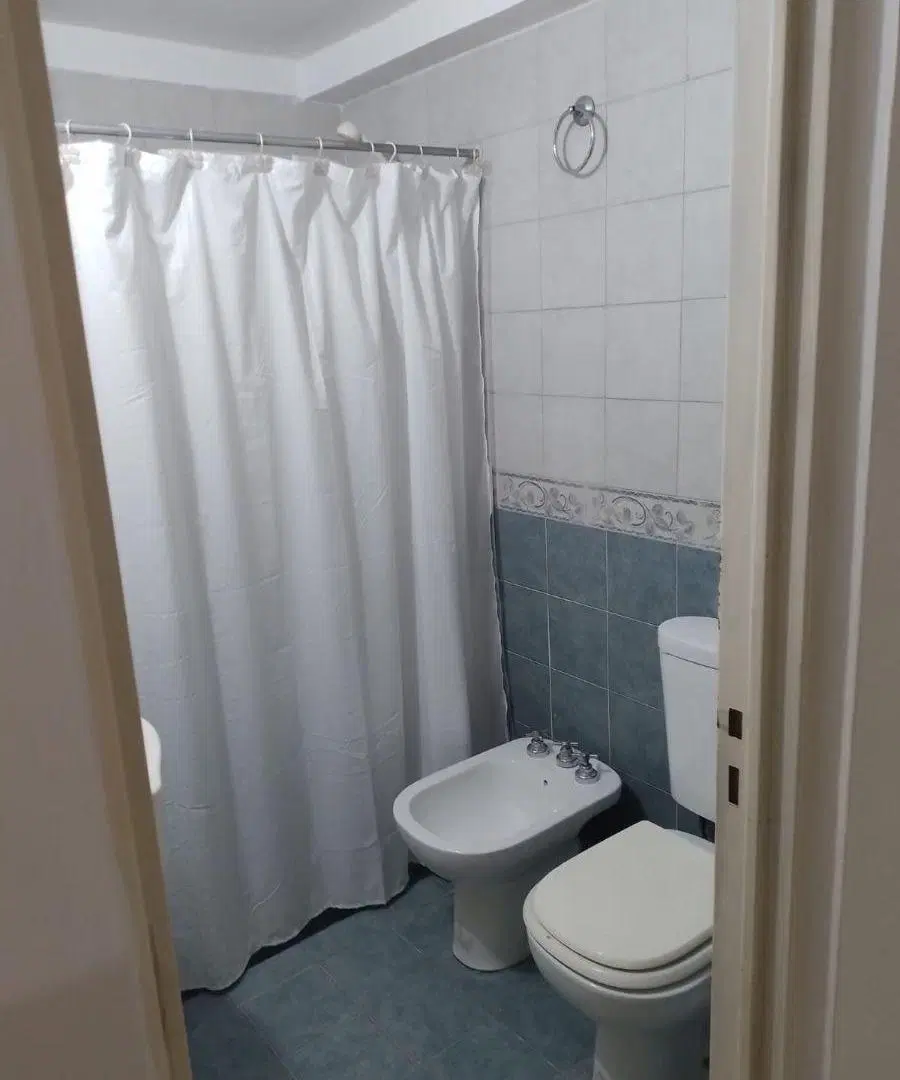 ALQUILO NUEVA CORDOBA CON BALCON- Bv illia 536 5