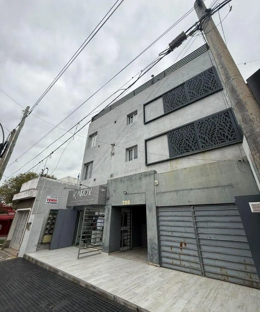 ALQUILO DOS DORMITORIOS ALTO ALBERDI 4