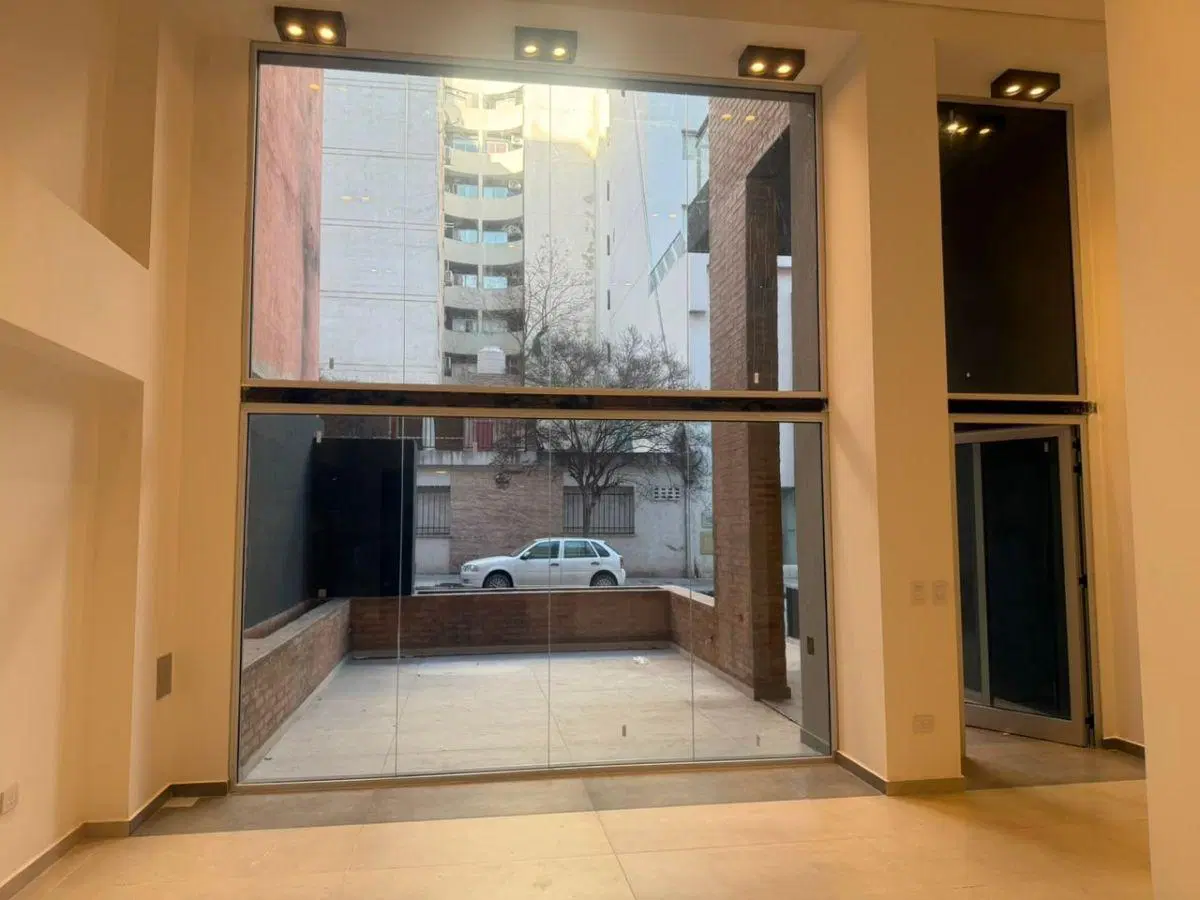 EN VENTA LOCAL COMERCIAL A ESTRENAR 5