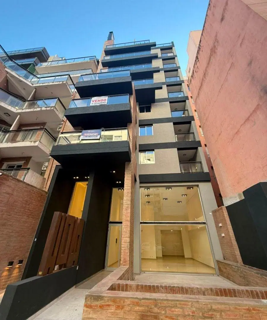 EN VENTA LOCAL COMERCIAL A ESTRENAR 1