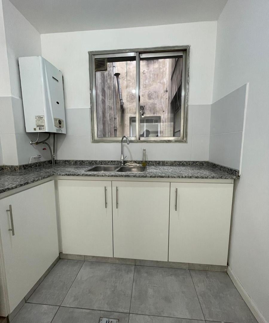 Foto de Departamento en Venta 4 Ambientes con 3 dormitorios y 2 baños /, imagen 3