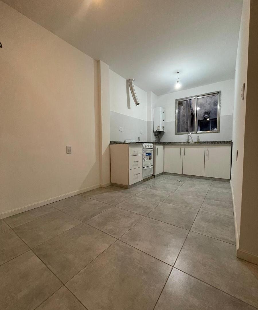 Foto de Departamento en Venta 4 Ambientes con 3 dormitorios y 2 baños /, imagen 1