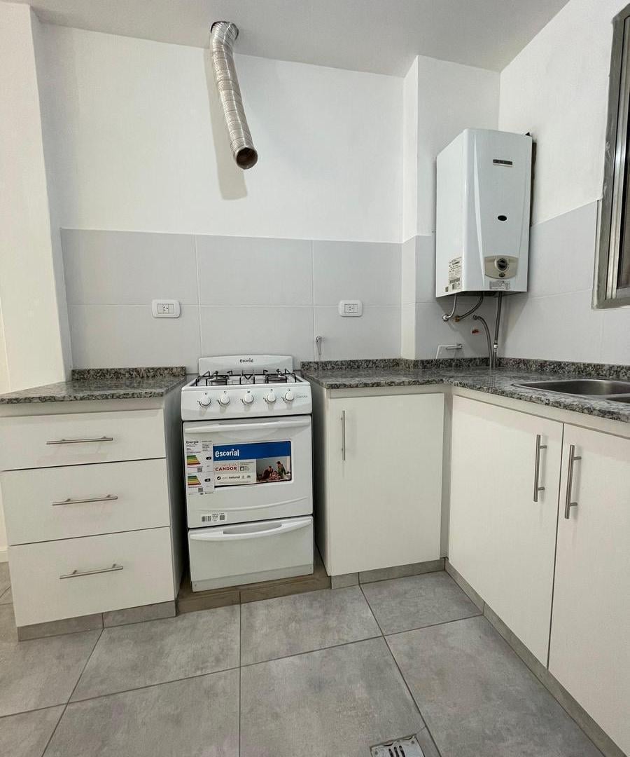 Foto de Departamento en Venta 4 Ambientes con 3 dormitorios y 2 baños /, imagen 4