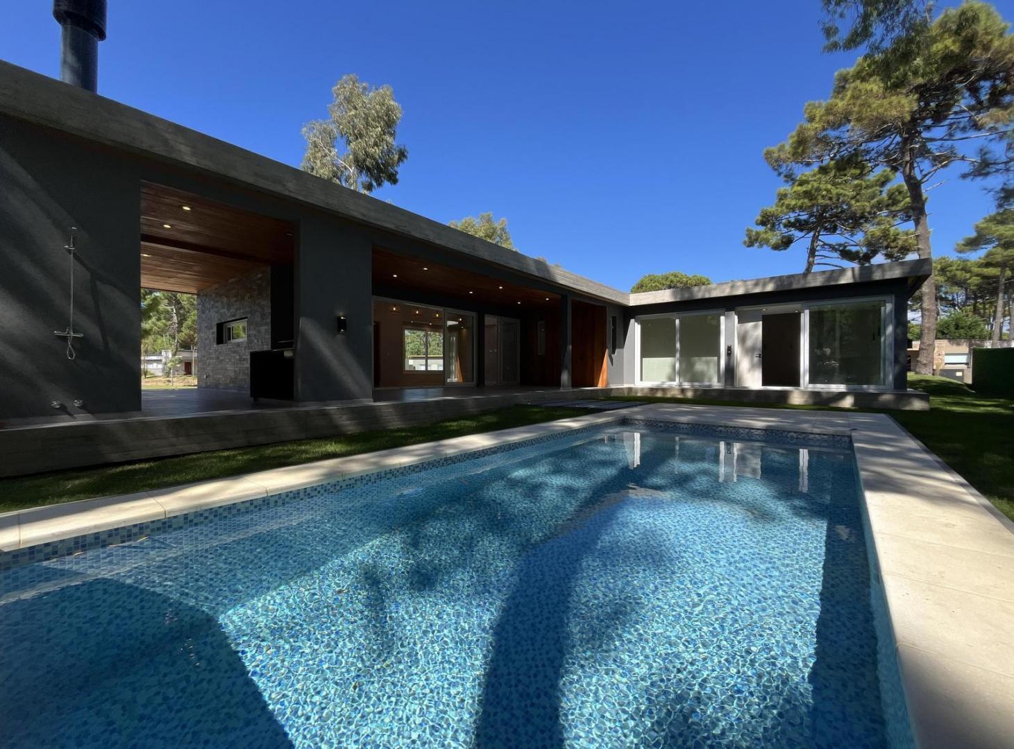 Foto de Casa a estrenar con piscina, playa y bosque. Pinamar, imagen 3