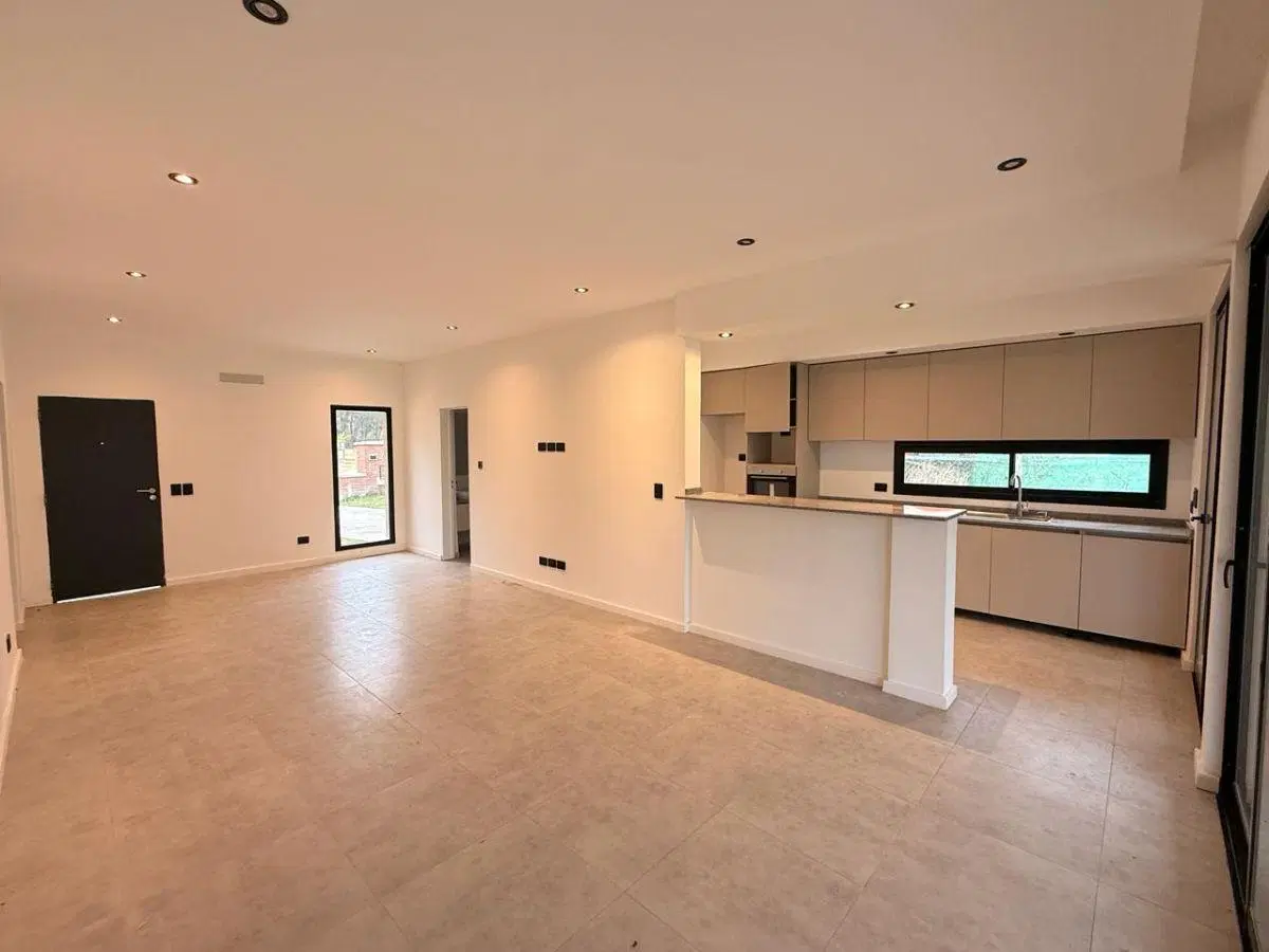 Casa en Venta en Pilar del Este 2