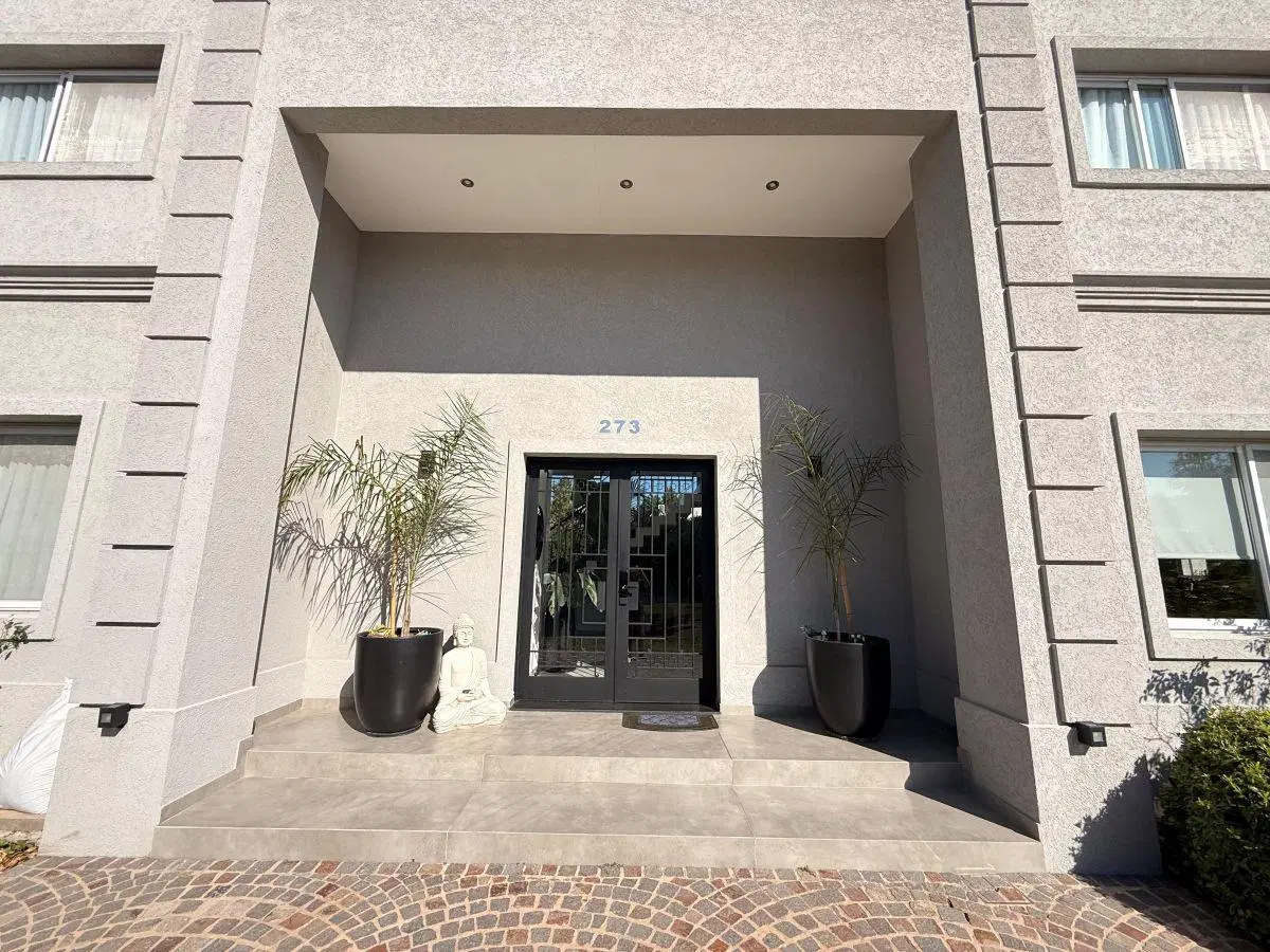 Casa en Venta 7 Ambientes en Pilar del Este 3