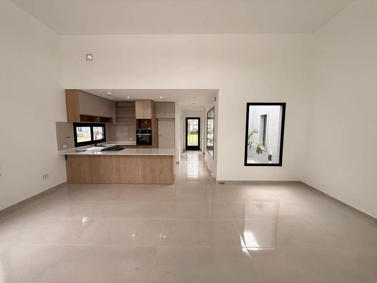 Casa en Venta 5 Amb en Pilar del Este a Estrenar 4
