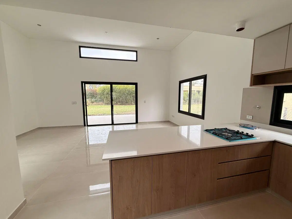 Casa en Venta 5 Amb en Pilar del Este a Estrenar 5