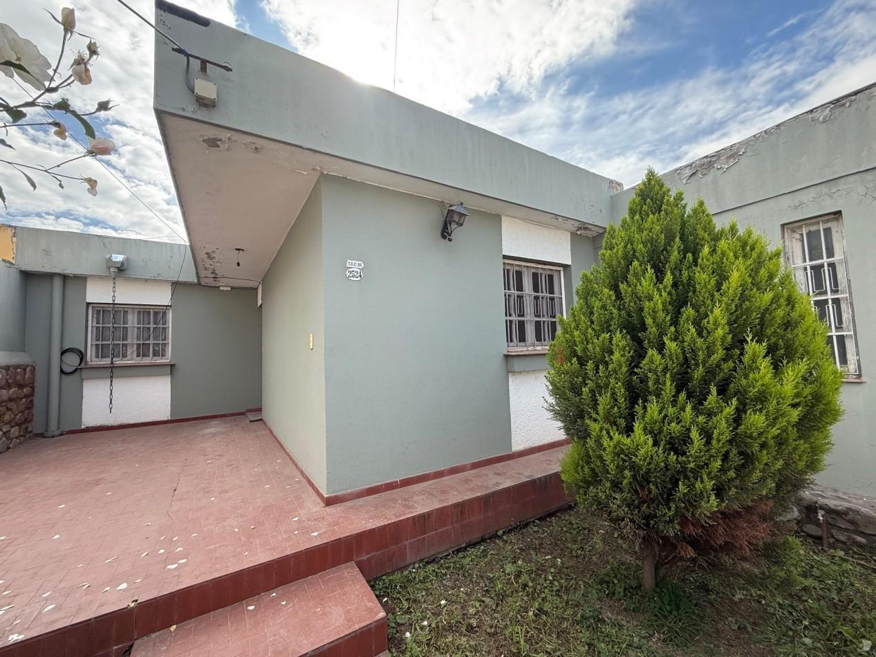 CASA EN VENTA - BARRIO LAS LOMAS