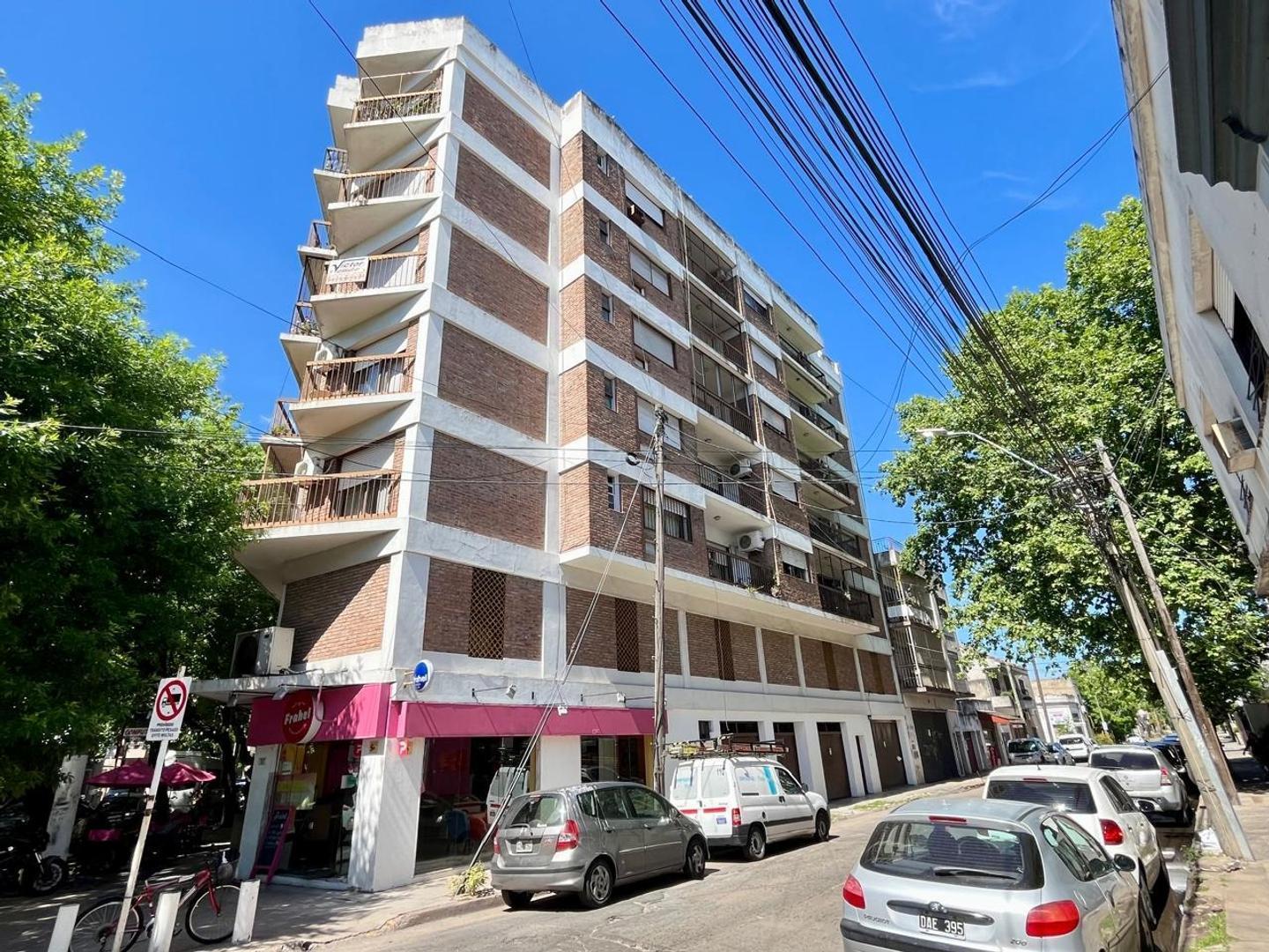 Foto de Amplio depto de 3 ambientes con cochera, imagen 5