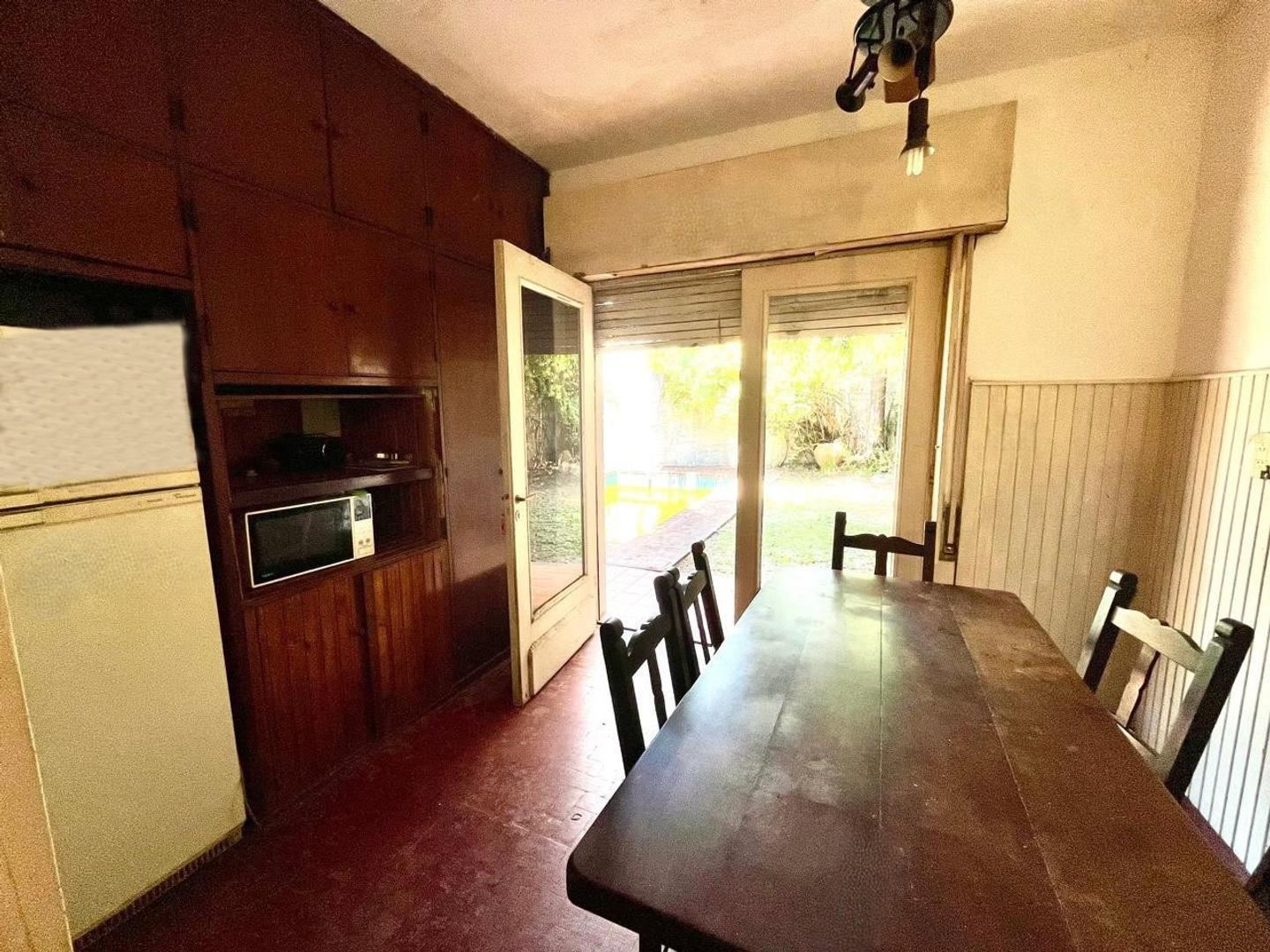 Foto de Chalet tradicional distribuido en dos plantas, imagen 4