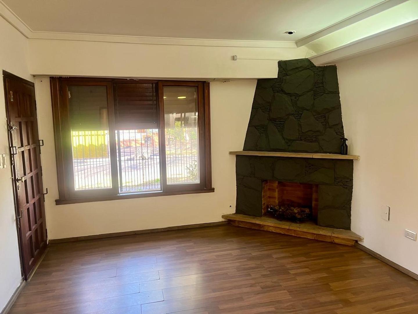 Foto de Chalet de cuatro dormitorios muy bien ubicado, imagen 2