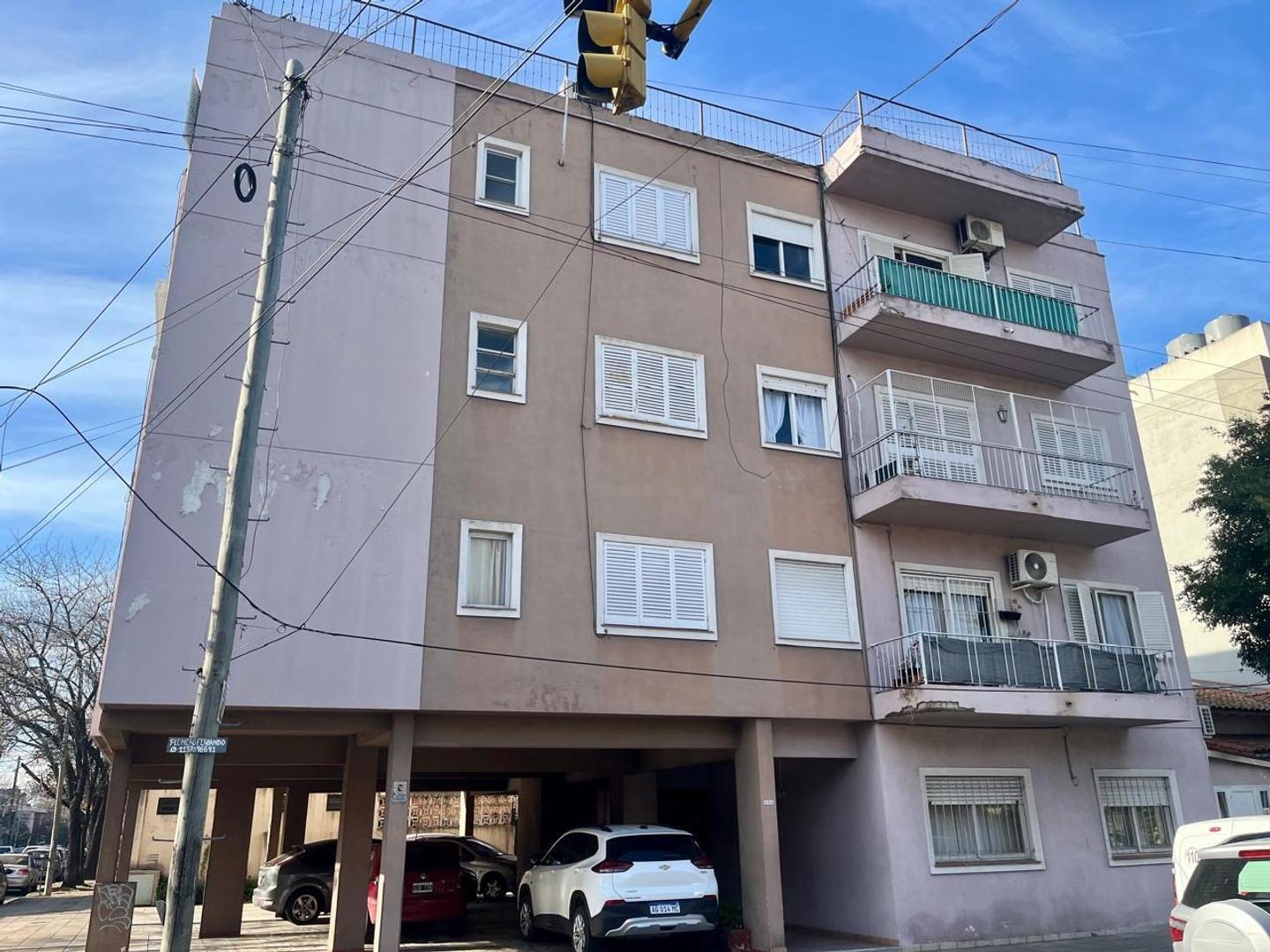 Foto de Depto tres ambientes con dos cocheras, imagen 1