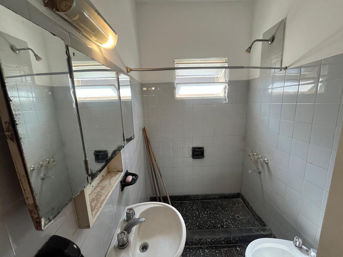 Foto de PH, en planta baja, 3 ambientes, patio y garage., imagen 4