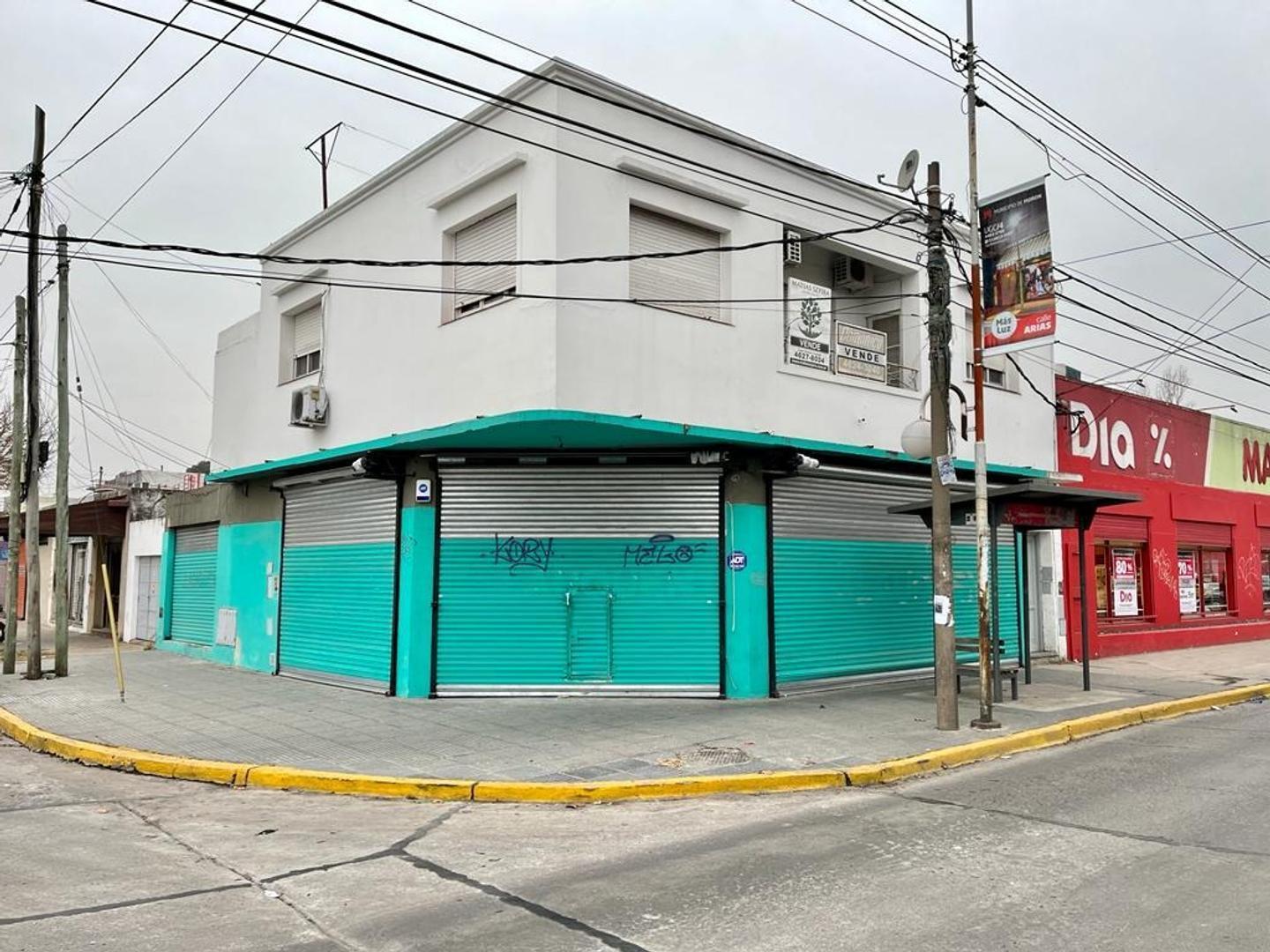 Foto de Amplio local en esquina, imagen 1