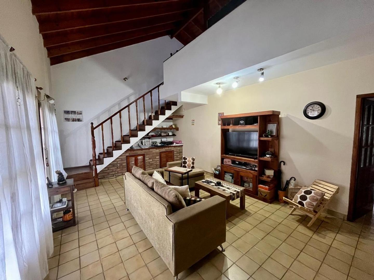 Foto de CHALET EN DOS PLANTAS iTUZAINGO NORTE, imagen 3