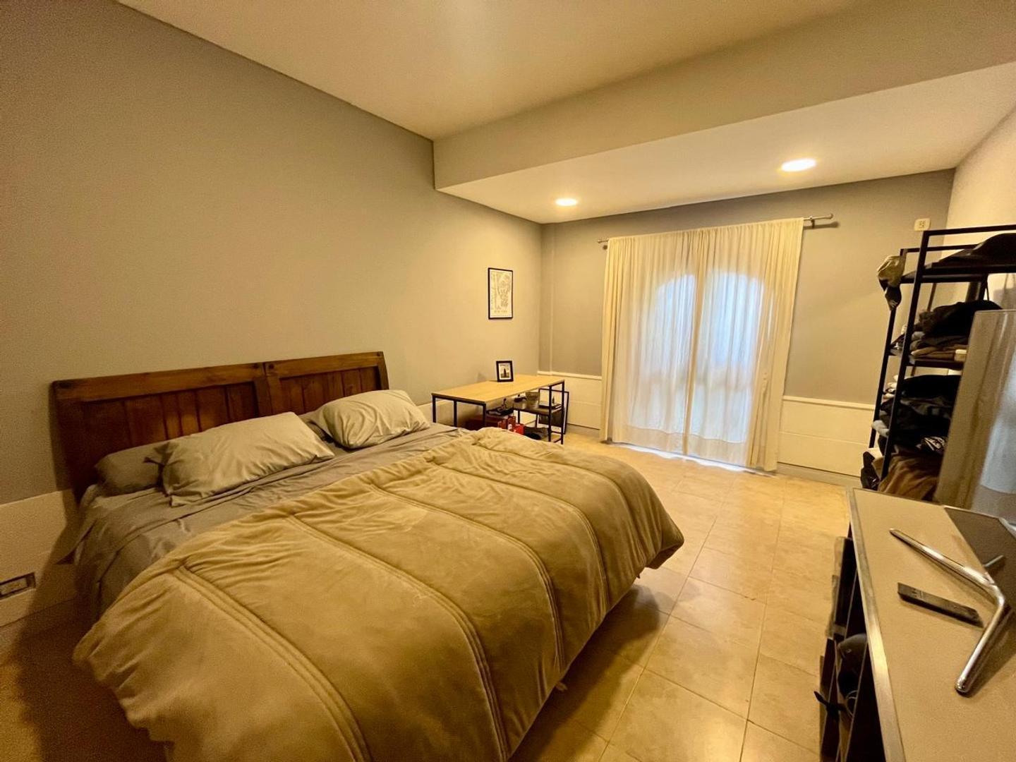 Foto de Venta de Chalet en Castelar Norte sobre gran lote, imagen 5