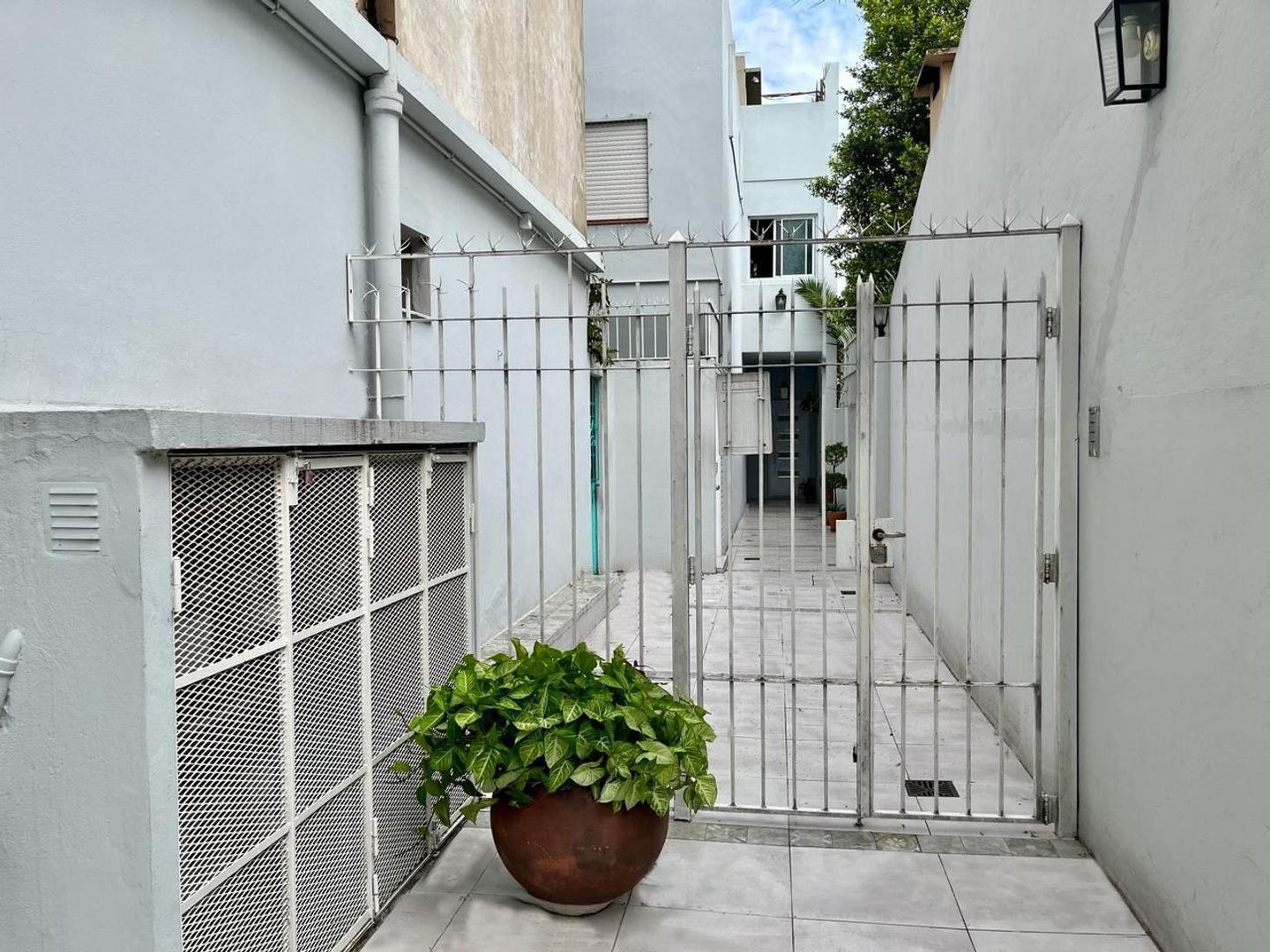 Foto de Departamento Unidad por escalera al fondo, imagen 1