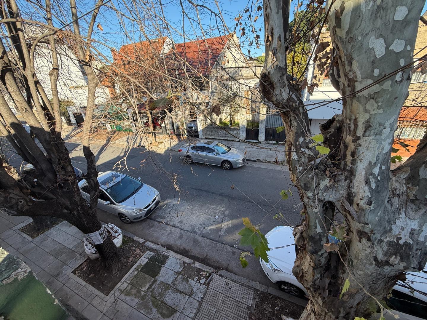 Foto de PH 3 AMBIENTES CON TERRAZA A RECICLAR LINIERS VENTA, imagen 2