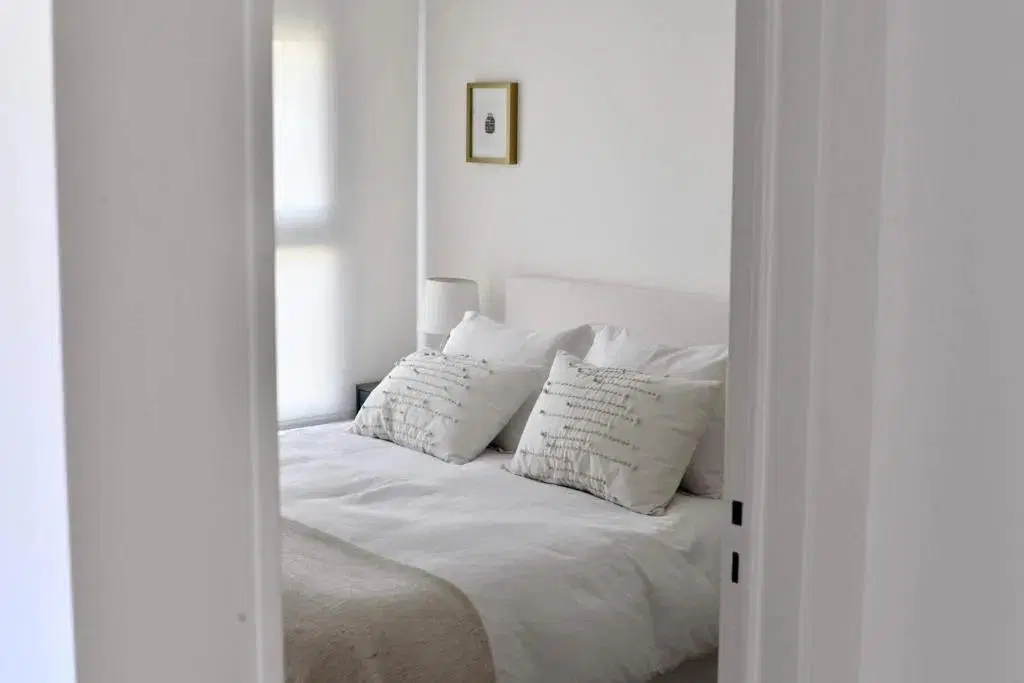 ELEGANTE Y COMPLETO - AMOBLADO CON COMODIDADES Y UBICACION UNICA!!! 5