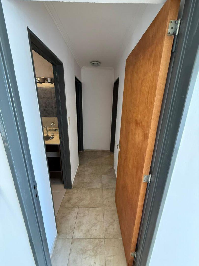 Foto de VENTA DEPARTAMENTO 3 AMBIENTES Y COCHERA 4 DE ENERO 1700, imagen 5