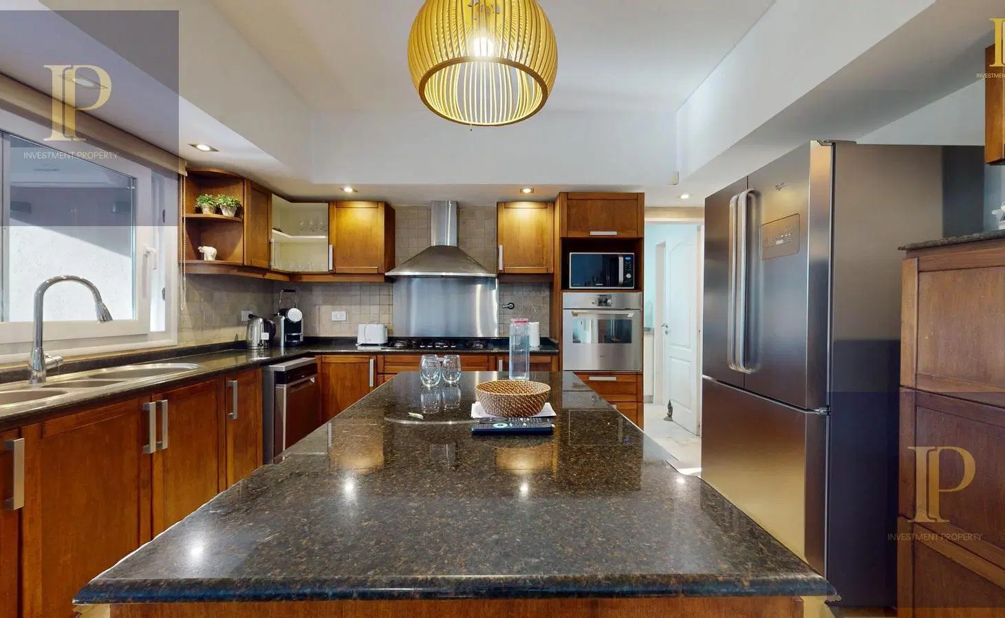 Venta casa 7 Ambientes con dependencia en Abril Club de Campo 8