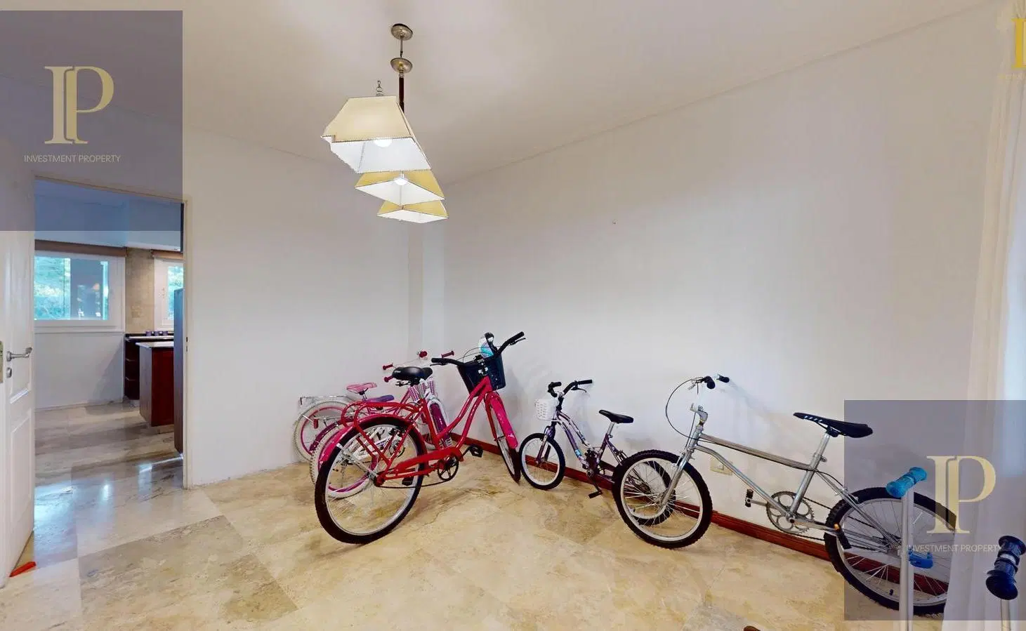 Venta casa 7 Ambientes con dependencia en Abril Club de Campo 5