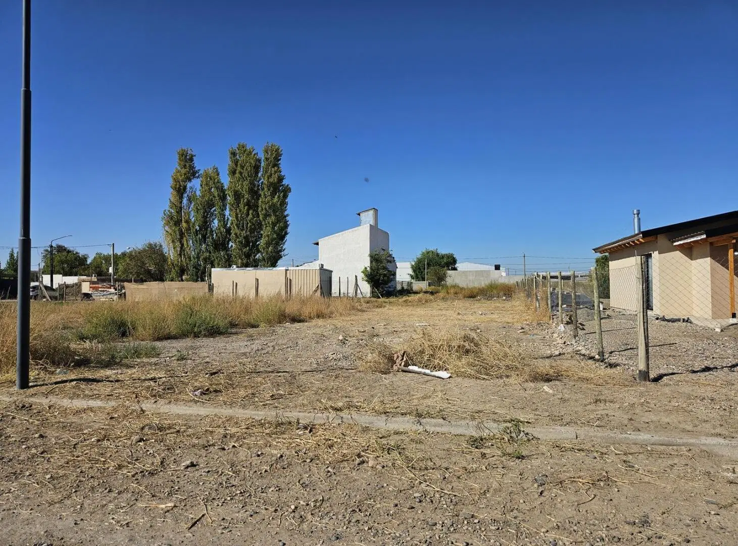 Terreno en Valentina Norte, Acacias Barrio Parque 4